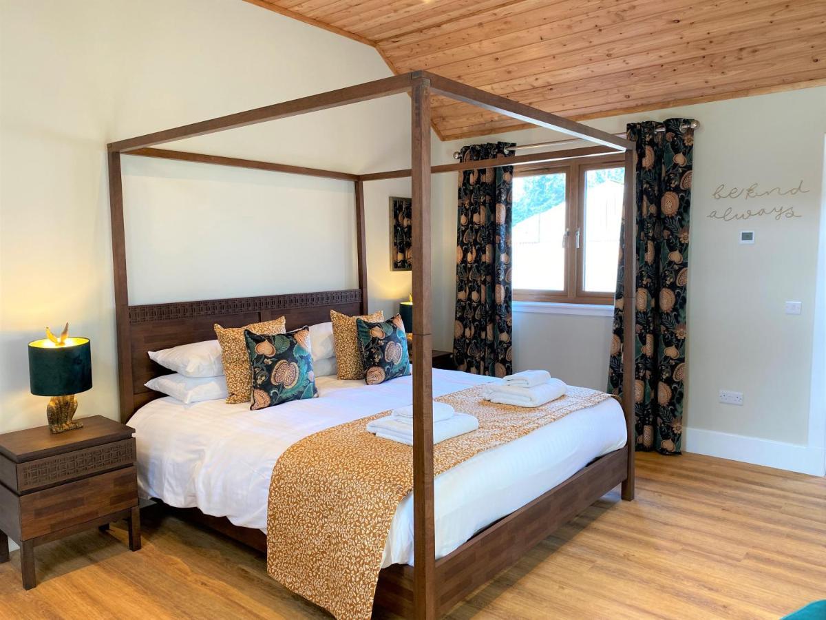 Partridge Lodge With Hot Tub Forgandenny Extérieur photo
